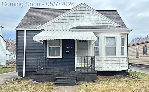 22084 Normandy Ave, Eastpointe, MI, 48021-2512 | Card Image