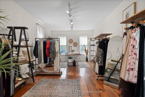 286 Bloomfield Main St, Bloomfield, ON, K0K1G0 | Card Image