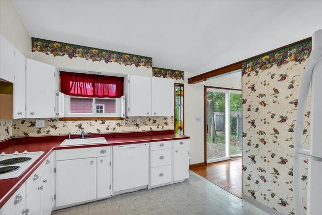 1519 W Charles St, House other with 3 bedrooms, 1 bathrooms and 1 parking in Champaign IL | Image 15