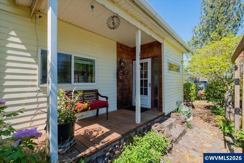 204 N 3rd St, Jefferson, OR, 97352-9240 | Card Image