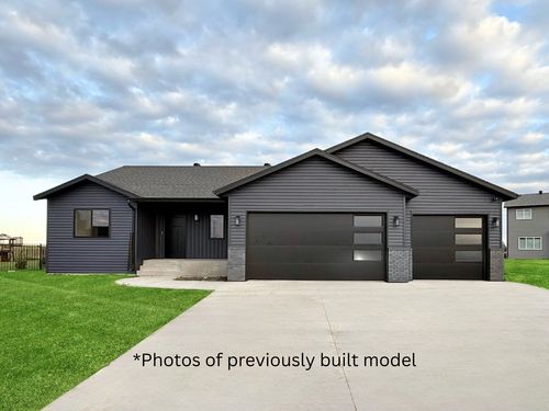 447 Goose Lane S, Casselton, ND, 58012 | Card Image