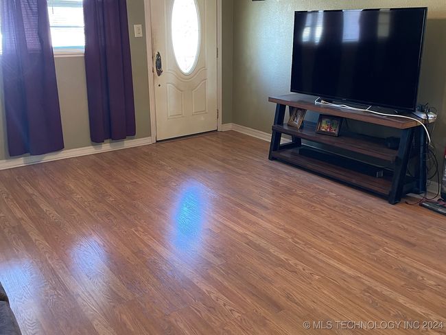 1011 10 Th St, House other with 2 bedrooms, 1 bathrooms and null parking in Cushing OK | Image 5