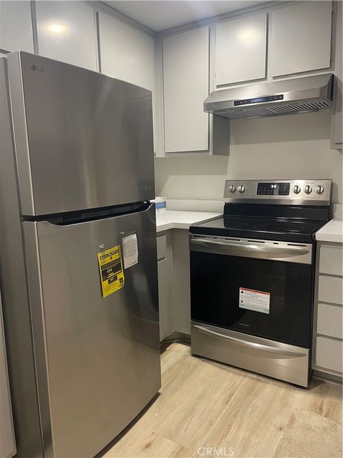 960 Pinyon Ct, Ontario, CA, 91762-3353 | Card Image