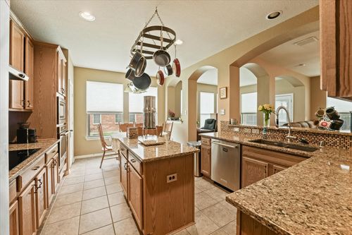 812 Cascades Dr, Allen, TX, 75002-1533 | Card Image