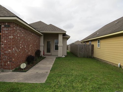 5683 Magnolia De Christophe Dr, Carville, LA, 70721-2131 | Card Image