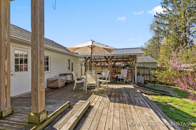 1017 Pearl St, House other with 2 bedrooms, 2 bathrooms and null parking in Belding MI | Image 17