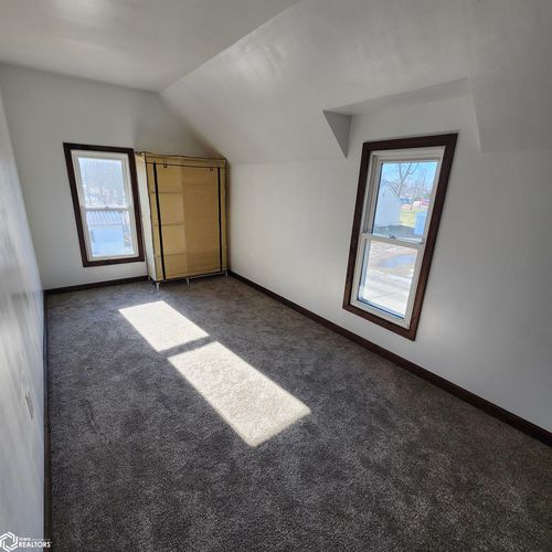 300 2nd St, Bode, IA, 50519-7704 | Card Image