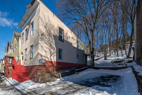 628 4th St, Troy, NY, 12180-5508 | Card Image
