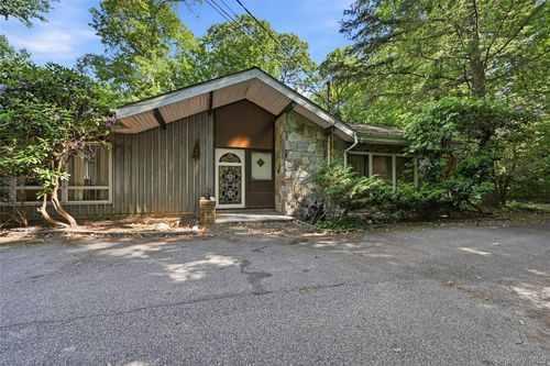 12 Tall Tree Court, Huntington, NY, 11724 | Card Image