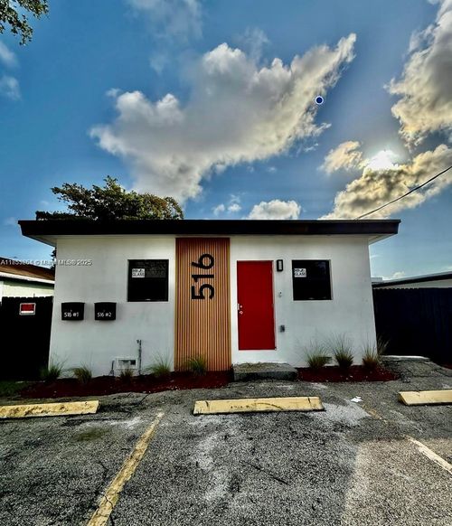 4-512 Nw 2nd Ave, Hallandale Beach, FL, 33009-3306 | Card Image