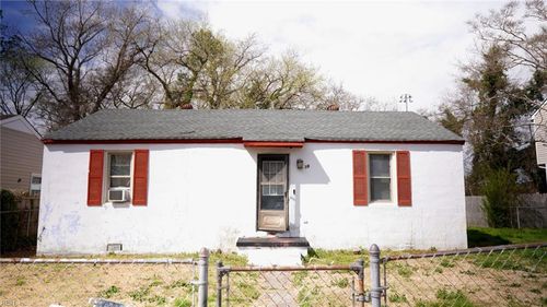 39 Pollux Cir W, Portsmouth, VA, 23701-2029 | Card Image