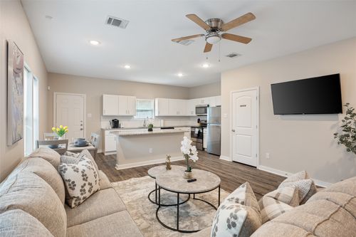 5004 Colonial Ave, Dallas, TX, 75215-4903 | Card Image