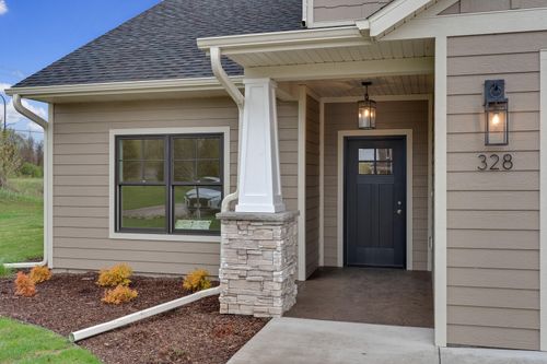 328 River Pointe, La Crosse, WI, 54601-1004 | Card Image