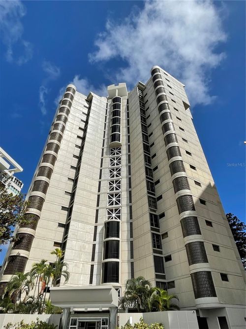 1002-Plaza Atlantico Ave Isla Verde, CAROLINA, PR, 00979 | Card Image