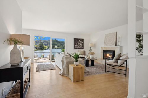18 Chickasaw Ct, Corte Madera, CA, 94925-1050 | Card Image
