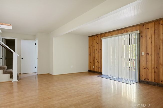 Large family room with spacious deck | Image 11