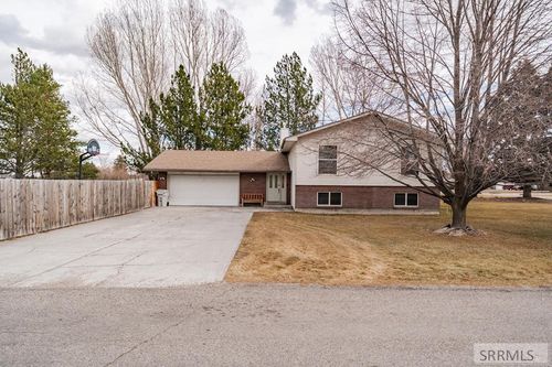 3 S 660 W, Blackfoot, ID, 83221-6120 | Card Image