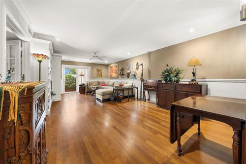 202-6815 Edgewater Dr, Coral Gables, FL, 33133-7000 | Card Image