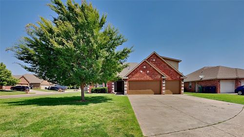 10217 Sw 28th Cir, Yukon, OK, 73099-7192 | Card Image