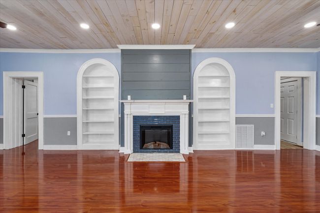 1301 W 2 Nd Ave, House other with 5 bedrooms, 2 bathrooms and null parking in Corsicana TX | Image 4
