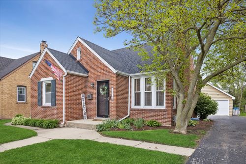 923 Fairfield Ave, Elmhurst, IL, 60126-4945 | Card Image