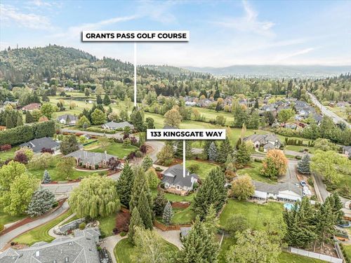 133 Kingsgate Way, Grants Pass, OR, 97527 | Card Image