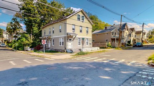 31 William St, Danbury, CT, 06810-2724 | Card Image