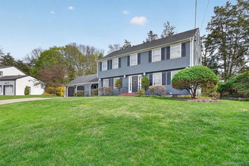 4 Scenic Dr, Poughkeepsie, NY, 12603-5521 | Card Image