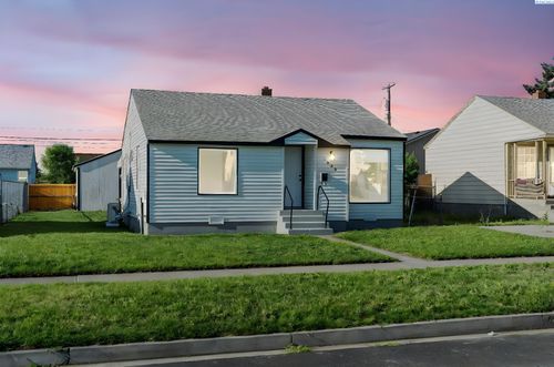 1020 W Park St, Pasco, WA, 99301-5225 | Card Image