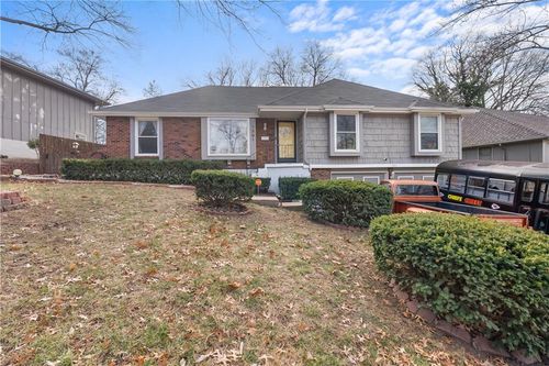 1301 E 98th Ter, Kansas City, MO, 64131-3211 | Card Image