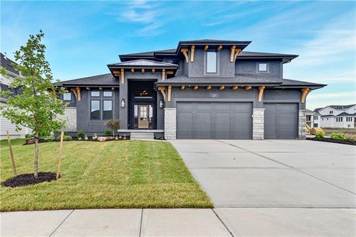 17000 Rosehill St, Overland Park, KS, 66221-8402 | Card Image