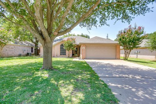 308 Comanche Walk, Joshua, TX, 76058-6212 | Card Image