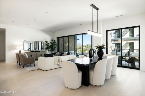 h2021-19355 N 73rd Way, Scottsdale, AZ, 85255-0231 | Card Image