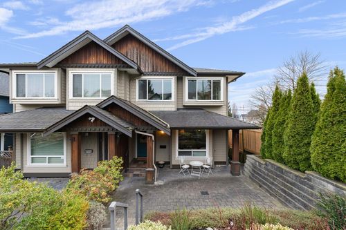 307 E 6th St, North Vancouver, BC, V7L1P7 | Card Image