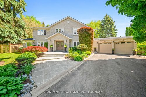 8 Enchanted Crt, Brampton, ON, L6Z3M9 | Card Image
