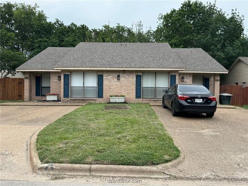712 Cross Timbers Dr, College Station, TX, 77840-5032 | Card Image
