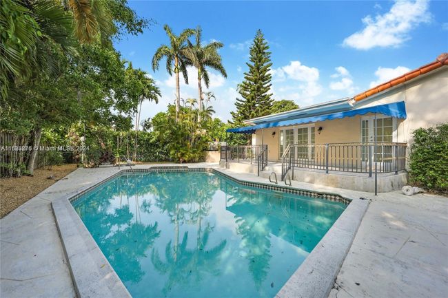 111 E 1st Ct, House other with 3 bedrooms, 3 bathrooms and null parking in Miami Beach FL | Image 5