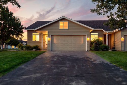 4244 Jarmann Ln, Shakopee, MN, 55379-5814 | Card Image