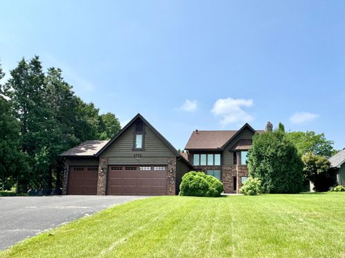 5795 Otter Lake Rd, White Bear Tp, MN, 55110-6449 | Card Image