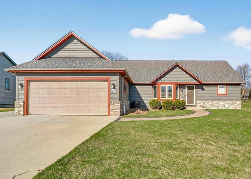 W199N17111 Ridgeway Drive, Jackson, WI, 53037 | Card Image