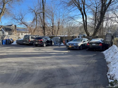 17 Dobbs Ferry Rd, White Plains, NY, 10607-2058 | Card Image