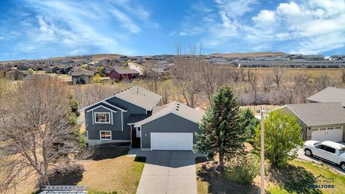 3135 Willowbend Rd, Rapid City, SD, 57703-6920 | Card Image