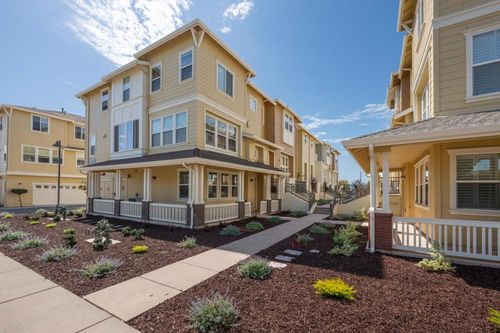 31 Bremerton Cir, Redwood City, CA, 94065 | Card Image