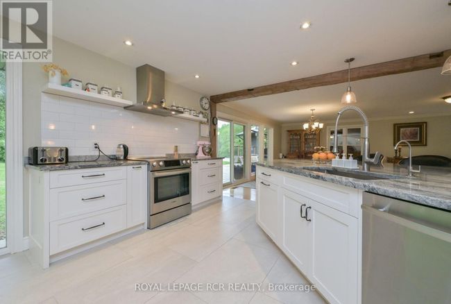 2093 Con Rd 5, House other with 3 bedrooms, 4 bathrooms and 12 parking in Adjala-Tosorontio (Loretto) ON | Image 10