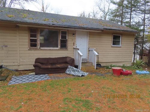 27 Sunny Ln, Highland Mills, NY, 10930-2516 | Card Image