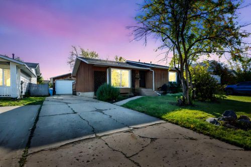 189 Ross Haven Dr, Fort Mcmurray, AB, T9H3P1 | Card Image