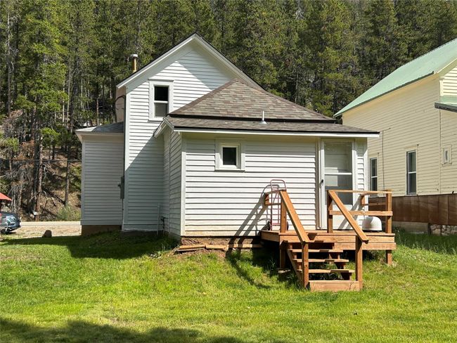 Back view of house | Image 9