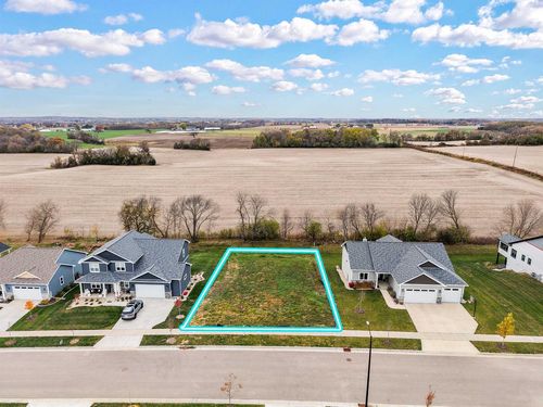 1024 Nordland Dr, STOUGHTON, WI, 53589-9113 | Card Image