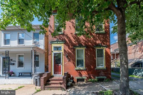 151 Chestnut St, Pottstown, PA, 19464-5739 | Card Image