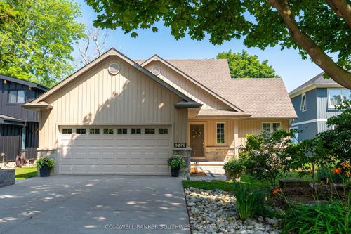 3270 Devonshire Rd, Camlachie, ON, N0N1E0 | Card Image